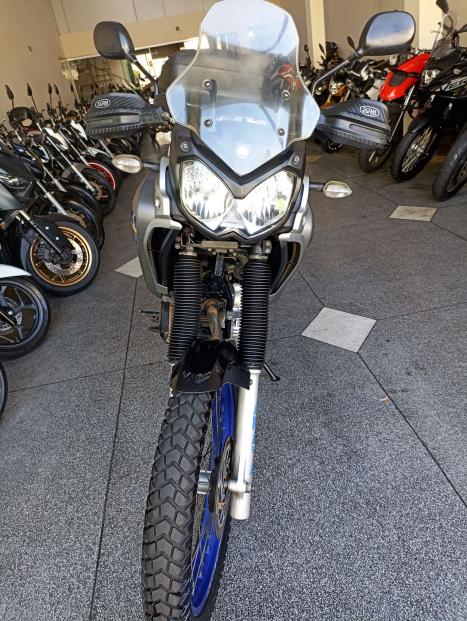 YAMAHA XTZ 250 TENER, Foto 5