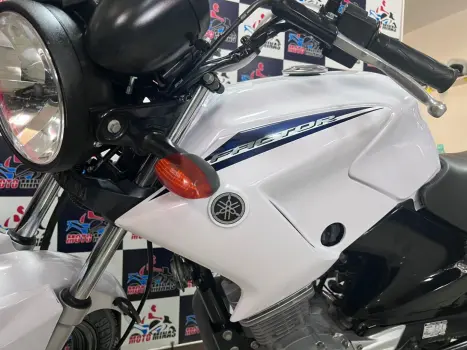 YAMAHA YBR 125 , Foto 3