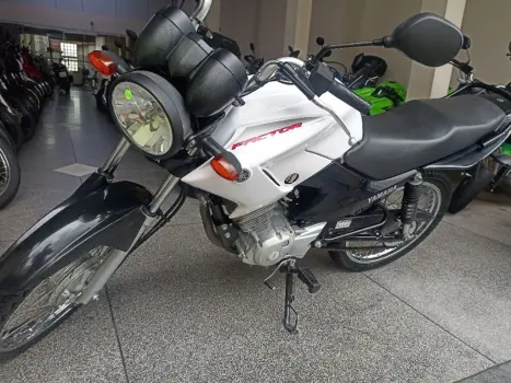 YAMAHA YBR 125 FACTOR K, Foto 4