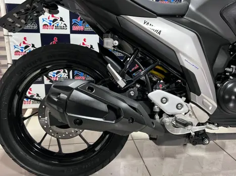 YAMAHA YS Fazer 250 , Foto 8 YAMAHA YS Fazer 250 , Foto 8