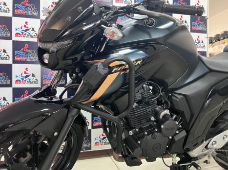 YAMAHA YS Fazer 250 , Foto 2