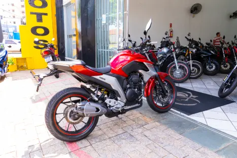 YAMAHA YS Fazer 250 , Foto 4