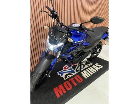 YAMAHA YS Fazer 250 LIMITED EDITION, Foto 4