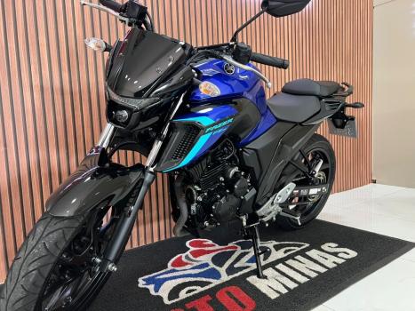 YAMAHA YS Fazer 250 LIMITED EDITION, Foto 3