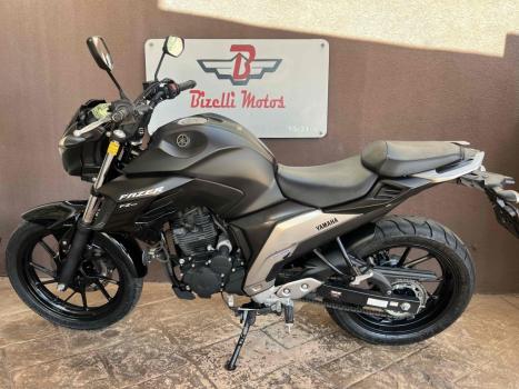 YAMAHA YS Fazer 250 , Foto 2