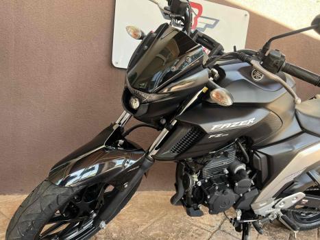 YAMAHA YS Fazer 250 , Foto 3