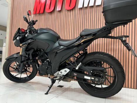 YAMAHA YS Fazer 250 LIMITED EDITION, Foto 3
