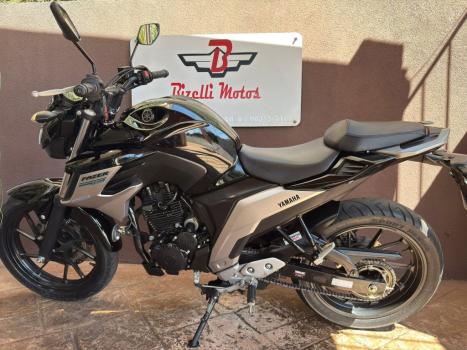 YAMAHA YS Fazer 250 LIMITED EDITION, Foto 4