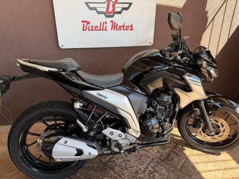 YAMAHA YS Fazer 250 LIMITED EDITION, Foto 7