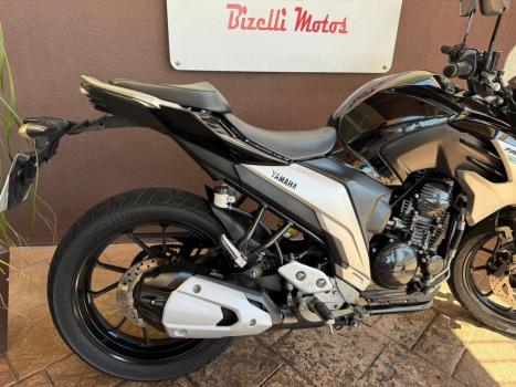 YAMAHA YS Fazer 250 LIMITED EDITION, Foto 8