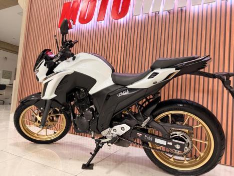 YAMAHA YS Fazer 250 LIMITED EDITION, Foto 5