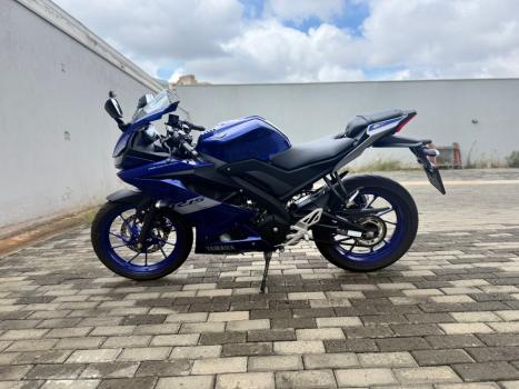 YAMAHA YZF R15 150 ABS, Foto 2