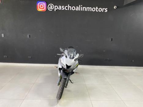YAMAHA YZF R15 150 ABS, Foto 3
