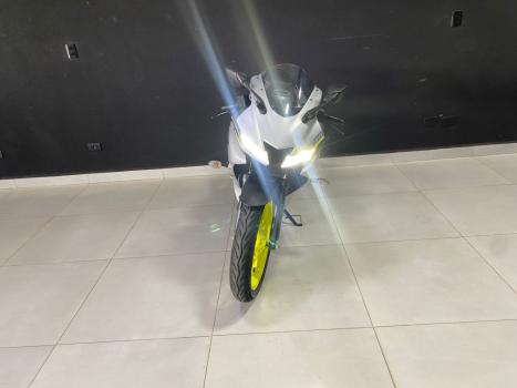 YAMAHA YZF R15 150 ABS, Foto 5