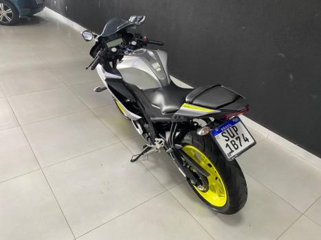 YAMAHA YZF R15 150 ABS, Foto 13