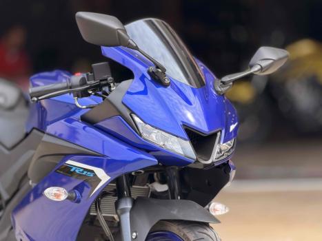YAMAHA YZF R15 150 ABS, Foto 3