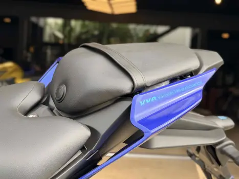YAMAHA YZF R15 150 ABS, Foto 7