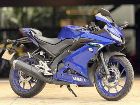 YAMAHA YZF R15 150 ABS, Foto 1