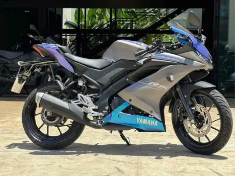 YAMAHA YZF R15 150 ABS, Foto 3