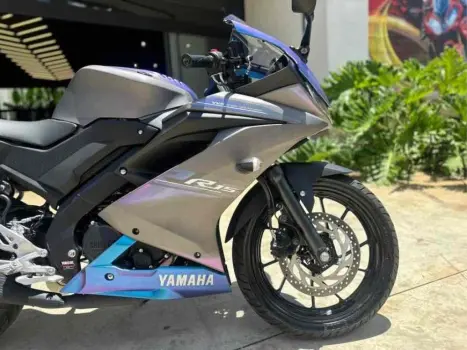 YAMAHA YZF R15 150 ABS, Foto 4