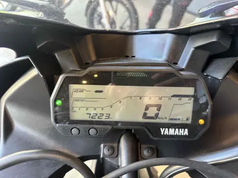 YAMAHA YZF R15 150 ABS, Foto 11