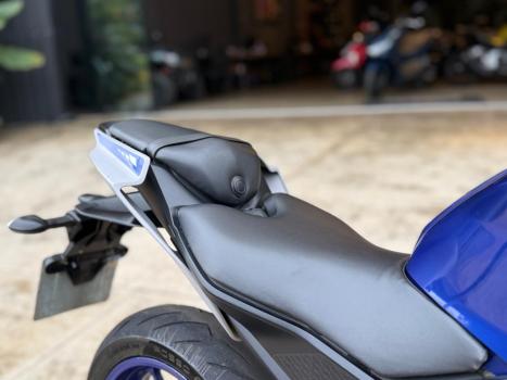 YAMAHA YZF R15 150 ABS, Foto 4
