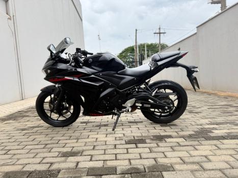 YAMAHA YZF R3 300 ABS, Foto 1