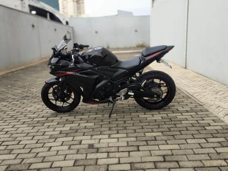 YAMAHA YZF R3 320 ABS, Foto 2