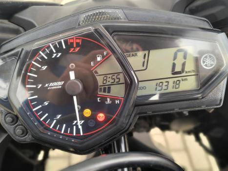 YAMAHA YZF R3 320 ABS, Foto 4