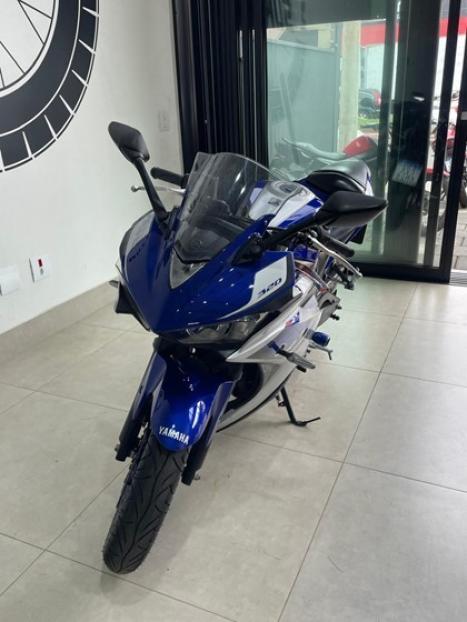 YAMAHA YZF R3 320 ABS, Foto 2