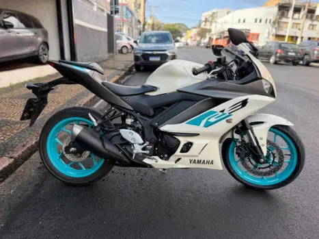 YAMAHA YZF R3 320 ABS, Foto 2