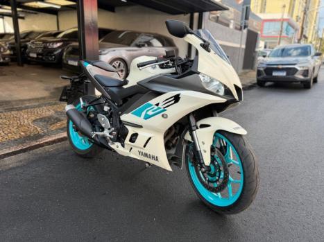 YAMAHA YZF R3 320 ABS, Foto 3