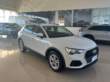 AUDI Q3 1.4 4P TFSI FLEX PRESTIGE S-TRONIC AUTOMTICO, Foto 3