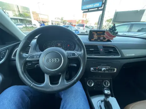 AUDI Q3 2.0 4P TFSI AMBIENTE QUATTRO S-TRONIC AUTOMTICO, Foto 7
