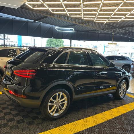 AUDI Q3 2.0 4P TFSI AMBIENTE QUATTRO S-TRONIC AUTOMTICO, Foto 4