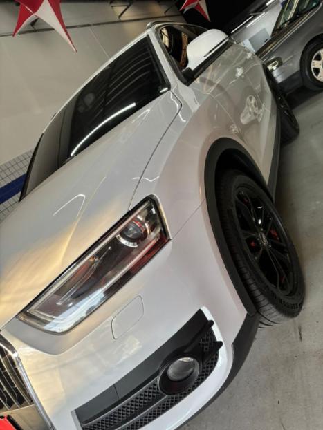 AUDI Q3 2.0 4P TFSI AMBIENTE QUATTRO S-TRONIC AUTOMTICO, Foto 2