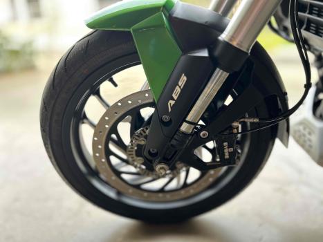 BAJAJ Dominar 400 , Foto 11