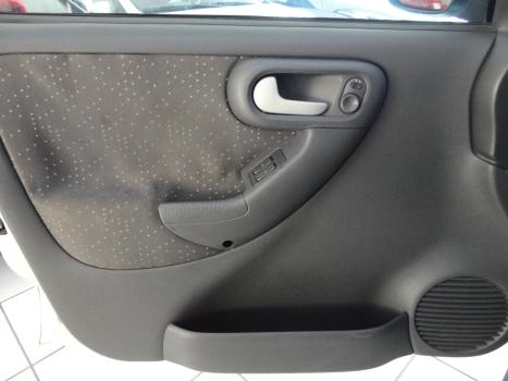 CHEVROLET Corsa Hatch 1.4 4P PREMIUM FLEX, Foto 6