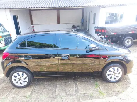 CHEVROLET Onix Hatch 1.4 4P FLEX LT, Foto 8