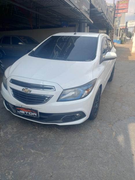 CHEVROLET Onix Hatch 1.4 4P FLEX LT, Foto 5