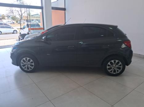 CHEVROLET Onix Hatch 1.4 4P FLEX LT, Foto 3