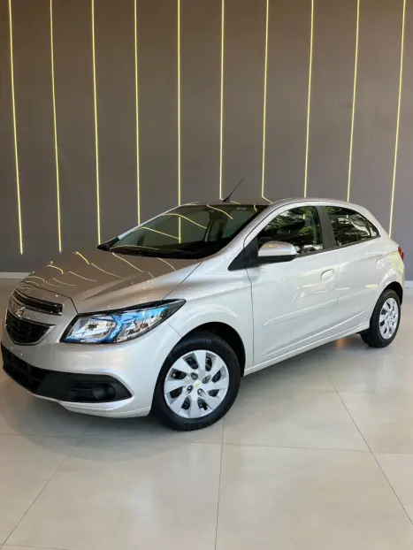 CHEVROLET Onix Hatch 1.4 4P FLEX LT, Foto 13