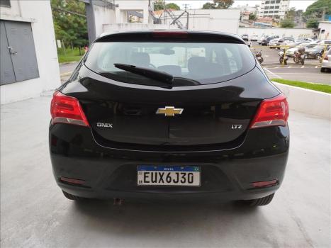 CHEVROLET Onix Hatch 1.4 4P FLEX LTZ, Foto 6