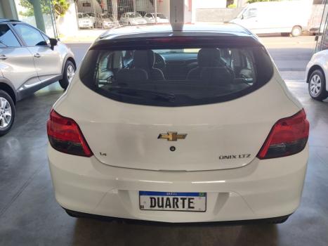 CHEVROLET Onix Hatch 1.4 4P FLEX LTZ, Foto 9