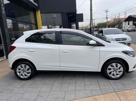 CHEVROLET Onix Hatch 1.4 4P FLEX LT, Foto 4