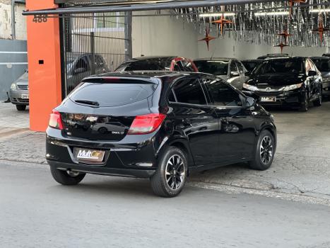 CHEVROLET Onix Hatch 1.4 4P FLEX LT, Foto 6