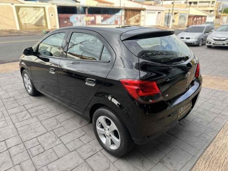 CHEVROLET Onix Hatch 1.4 4P FLEX LT, Foto 10