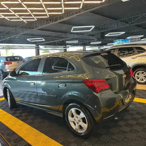 CHEVROLET Onix Hatch 1.4 4P FLEX LT AUTOMTICO, Foto 4