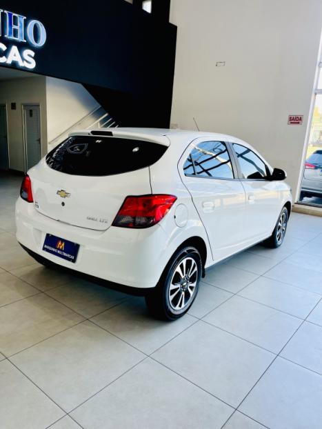 CHEVROLET Onix Hatch 1.4 4P FLEX LTZ, Foto 6
