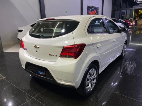 CHEVROLET Onix Hatch 1.4 4P FLEX LT AUTOMTICO, Foto 4